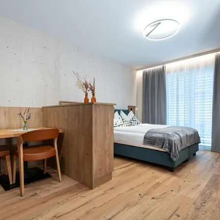 Design Frauenschuh Hotell