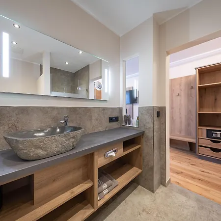 Design Frauenschuh Hotel Salzburgo