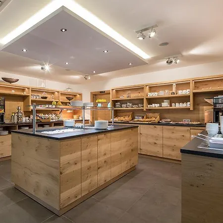 Design Frauenschuh 4* Salzburgo